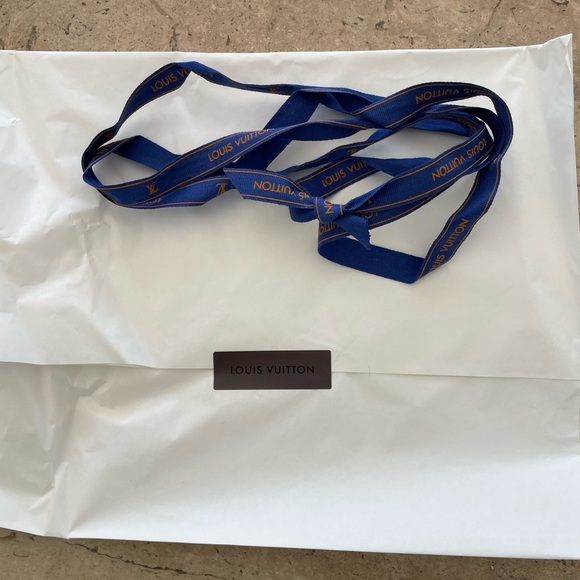 Louis Vuitton Saint-Cloud Mini Tassiri Yellow Epi Leather shoulder bag. - Picture 11 of 16